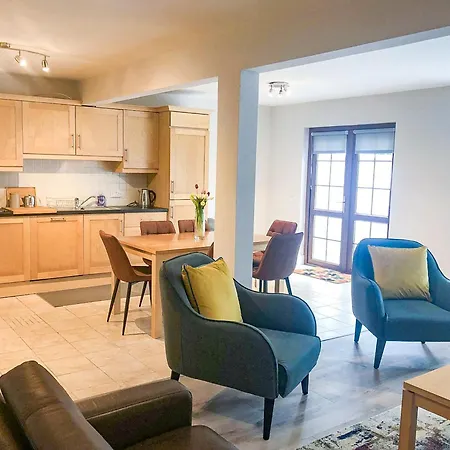 Dom wakacyjny Old Court Homes No 3 3 Bed By Trident Homes Terryglass